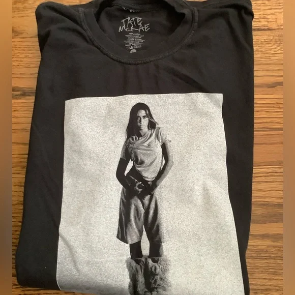 Tate McRae Tour Concert T-Shirt - Picture 11 of 11